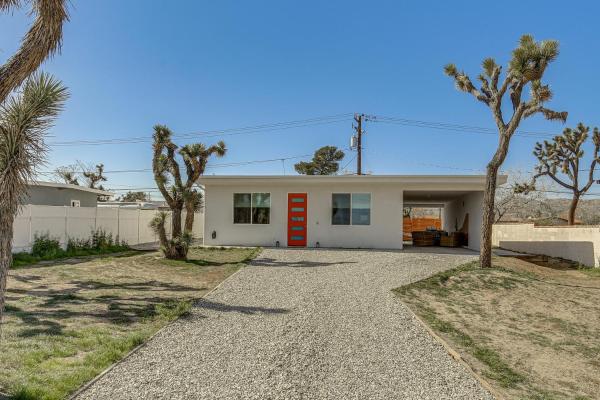 9 Mi To Joshua Tree! Desert Retreat W/ Fire Pit - Yucca Valley, CA