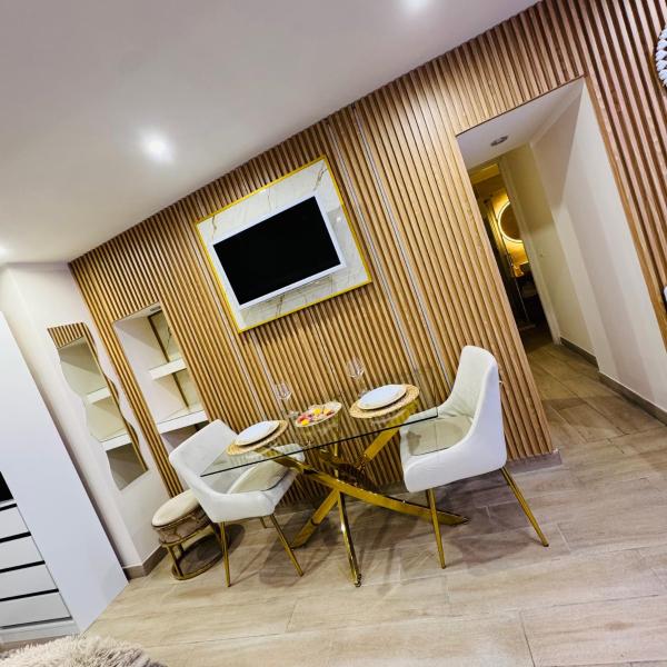 Auf dem Foto ist das Objekt La Dimora Dei Sogni SEDIL CAPUANO HOME SUITE in der Stadt Neapel zu sehen.