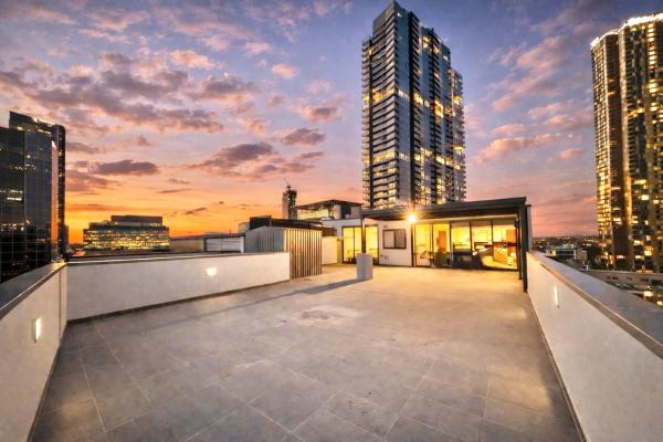 Modern Penthouse 7-min Walk To Station & Westfield - Auburn