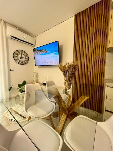 A la foto es mostra l'objecte San Pietro MELIA Gjiri Lalzit beachfront situat a la ciutat de Draç.