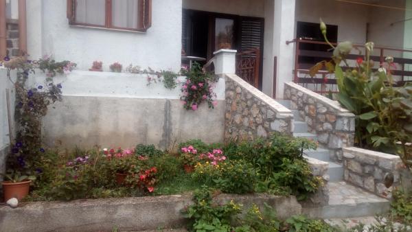 The photo shows the Guesthouse Filepi located in the city of Senj.