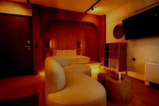 Sirleaf Luxurious - Nairobi