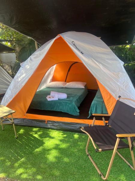 На фото показан объект Glamping Pomerode, расположенный в городе Помероди.