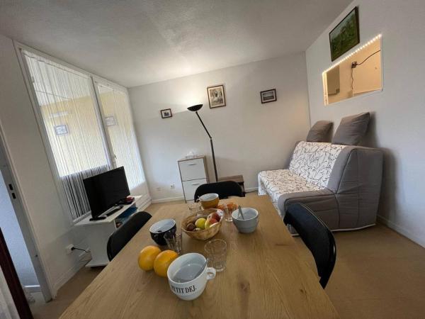 Appartement Familial Près De La Plage Avec Balcon Et Parking - St Pierre La Mer - Fr-1-619-148 - Fleury