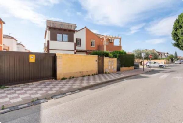 Nella foto è visibile l'oggetto Soluna Alcala situato nella città di Alcalá del Río.