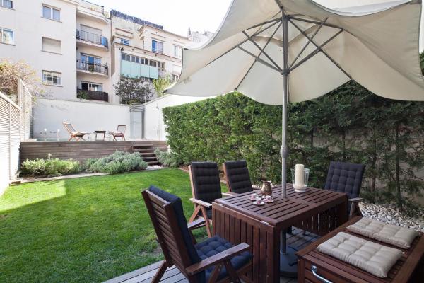 Apartment Barcelona Rentals - Private Pool and Garden Center, Barcelona