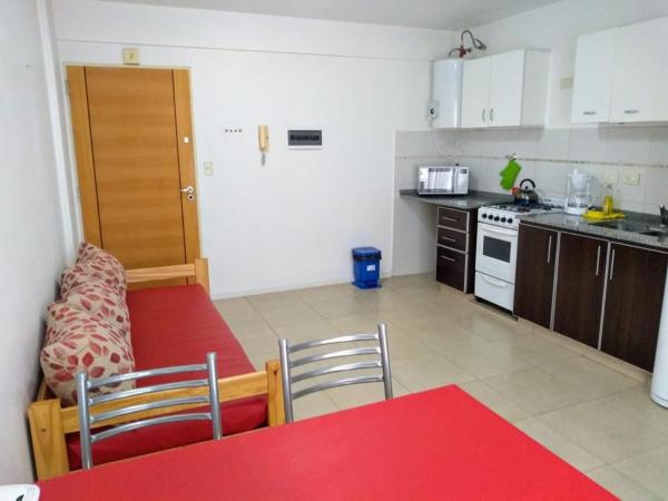 Auf dem Foto ist das Objekt Apartamentos Plaza in der Stadt Castelar zu sehen.