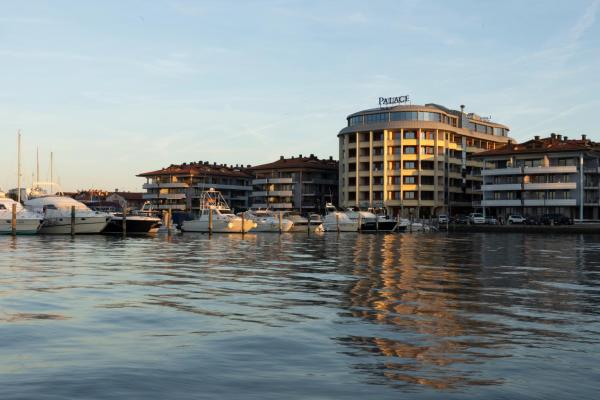 A la foto es mostra l'objecte Laguna Palace Hotel Grado situat a la ciutat de Grado.