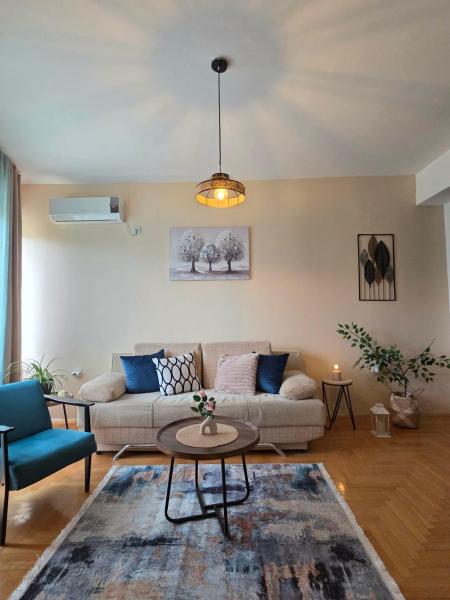 Renovated Calm Apartment Close to Center and Free Parking, Skopje