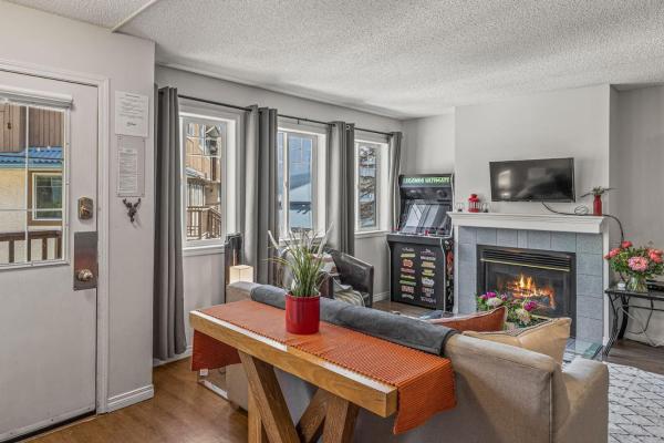 Spacious Townhouse In The Heart Of The Mountains - Canmore
