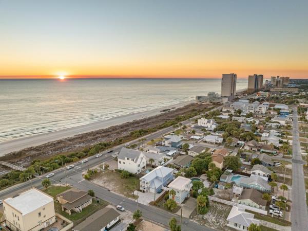 Keep Calm & Pool On At Peaceful Easy Feeling! Sleeps 20! - Panama City Beach, FL
