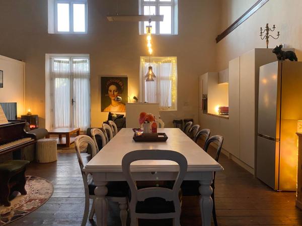 The photo shows the Creative Norfolk Chapel with Piano and Sauna Sleeps 10 located in the city of Briston.