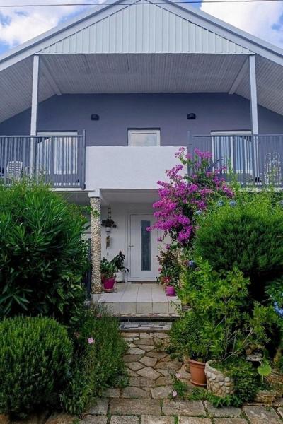 A la foto es mostra l'objecte Apartments with parking space Vodice - 927 situat a la ciutat de Vodice.