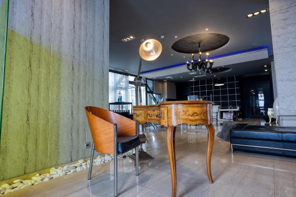 Na fotografii je vidět objekt Gallery Art Hotel nacházející se ve městě Tríkala.
