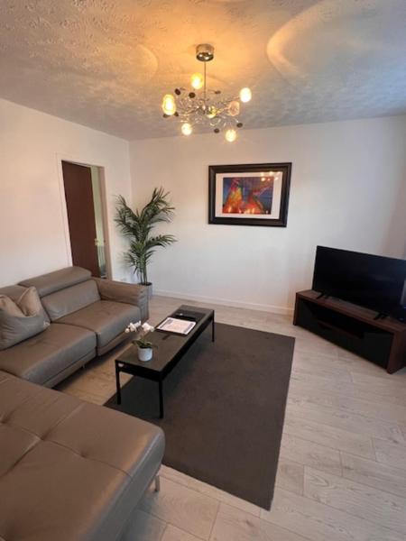 Kelpies Serviced Apartments- Russell - Falkirk