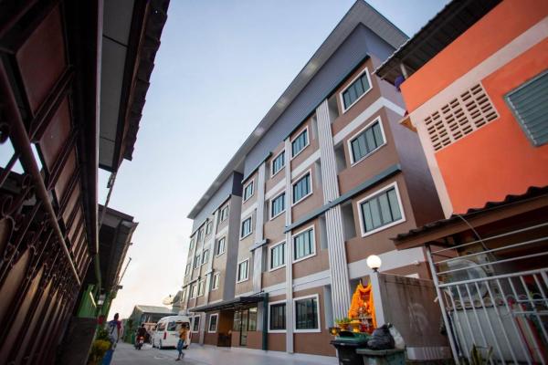 Tp Residence เคหะร่มเกล้า - Bangkok