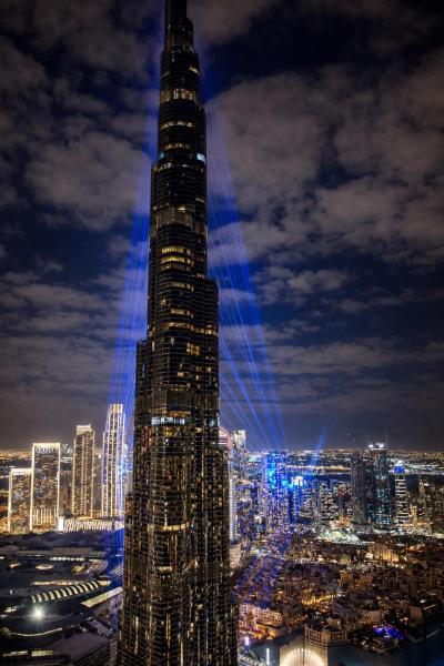 A la foto es mostra l'objecte Rovostays Private Room in Downtown Burj Vista Apartment with Burj Khalifa View situat a la ciutat de Dubai.