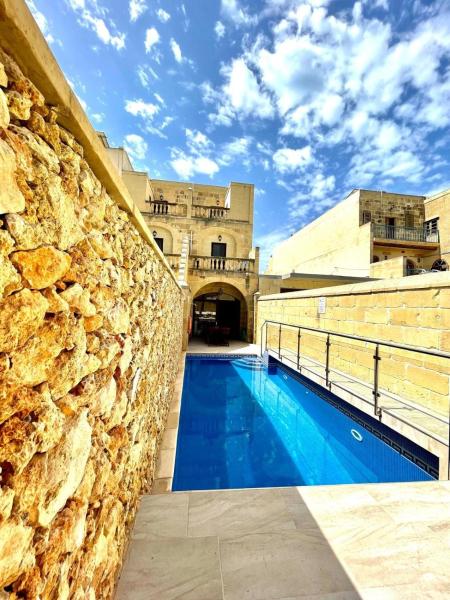 Ta' Gigi Retreat For 10, 5 Bedroom Farmhouse With Views! - Malta