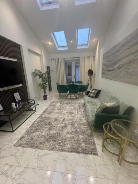 Spacious Luxury 2bd With Extra Private Studio Room - Greenwich