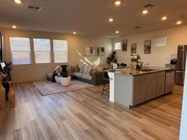 Your Beautiful 5bd 3ba 2 Story Home Close To The Strip Near Durango Casino - Las Vegas
