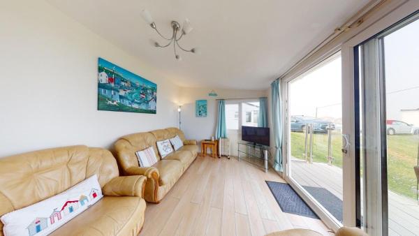 F75 Bronvellan, Riviere Towans - Marazion