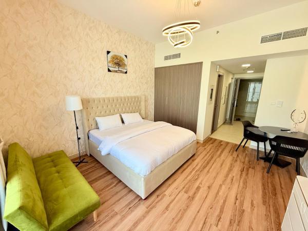 På billedet ses objektet Studio-mini resort-nearAirport-Mall beliggende i byen Dubai.