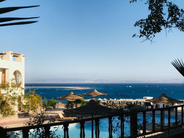 A la foto es mostra l'objecte Poolfront Sea View Chalet Top Rated In Dahab situat a la ciutat de Dahab.