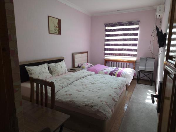 På billedet ses objektet Samia House Room on Furqat 8 beliggende i byen Tasjkent.