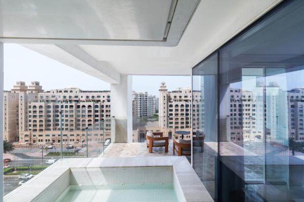 Luxury 3bdr Apartment, Pool & Beach Access - Dubai