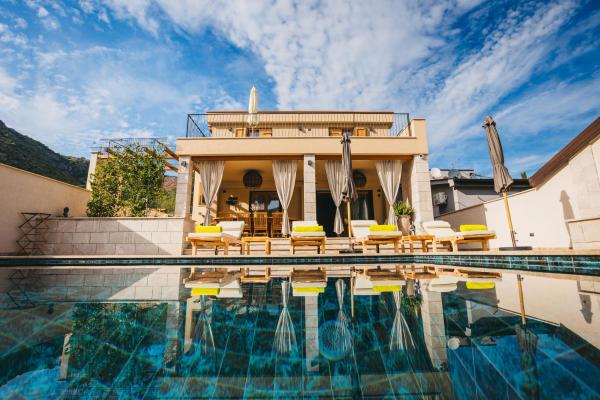 A la foto es mostra l'objecte Villa Teja situat a la ciutat de Mostar.