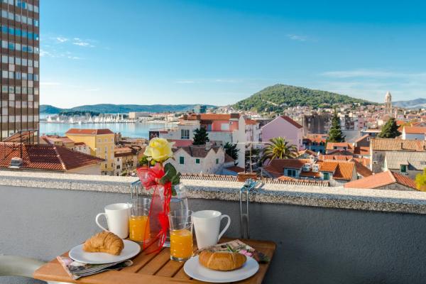 På bilden syns objektet Apartment Kokolo with sea view som ligger i staden Split.