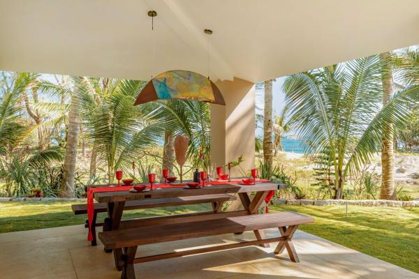 Holiday Villa 6BR Beachfront, Pool, Sauna An Bang Beach, Hội An