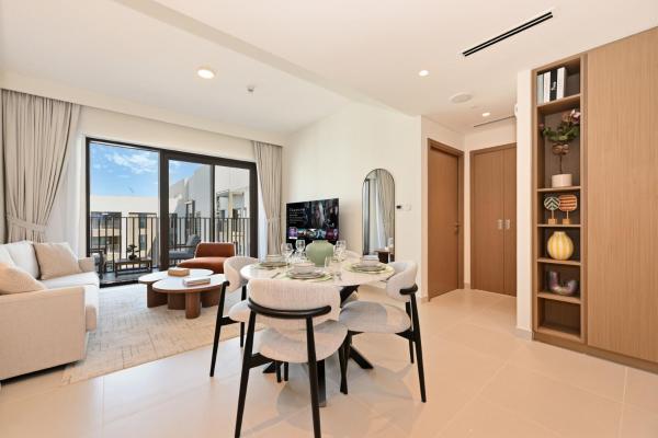 På billedet ses objektet Luxury 1BR Beach Access Creek Beach beliggende i byen Dubai.