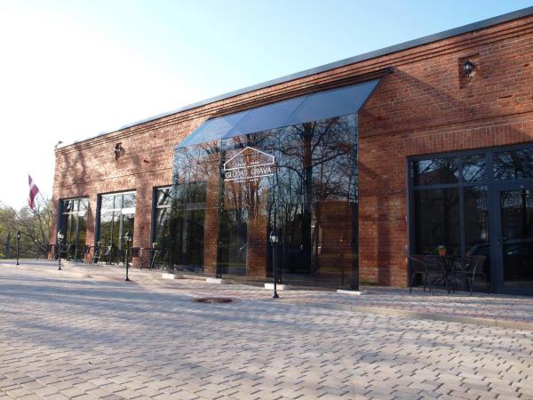Glūdas Grava, Cēsis