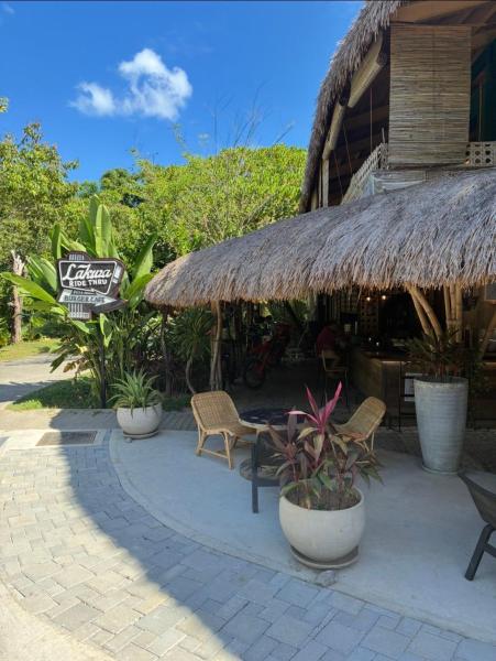 A la foto es mostra l'objecte Lakwa Motel Lio Beach situat a la ciutat de El Nido.