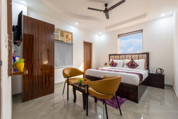 The Park Residency I Rooms And Restaurant I Sector -63a Noida I 87oo And 2o5 And 865 - Ghaziabad