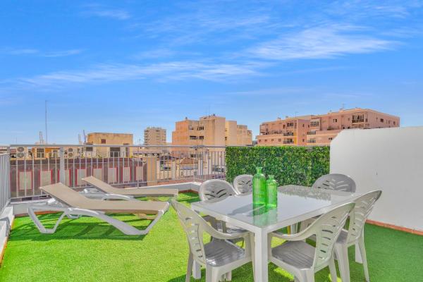 Na zdjęciu widoczny jest obiekt Central Duplex & Terrace Views by ELE Apartments położony w mieście Malaga.