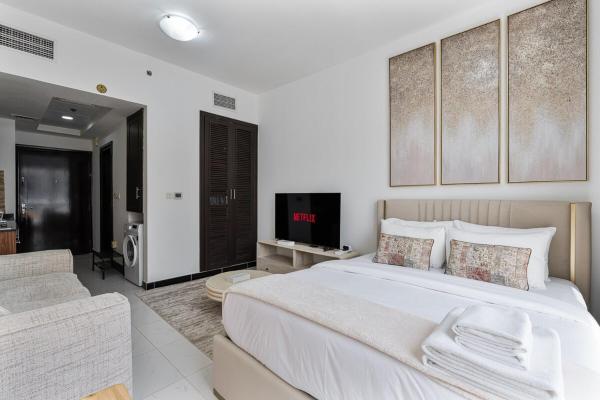 Фотография 8: Chic Studio in JVC near Stadium and Miracle Garden
