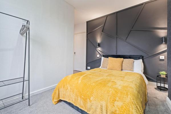 High-end 3-bed Home With Parking & Ultra-fast Wi-fi - Nottingham
