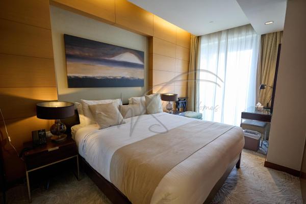 På billedet ses objektet EMAAR Residences Fashion Avenue 1BHK by WS Holiday Homes beliggende i byen Dubai.