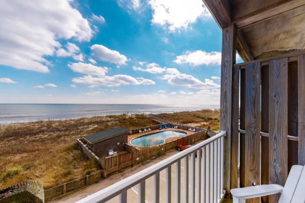 Oceanfront, Dog-friendly Condo With Ocean View, Pool & Central Ac - Hatteras, NC
