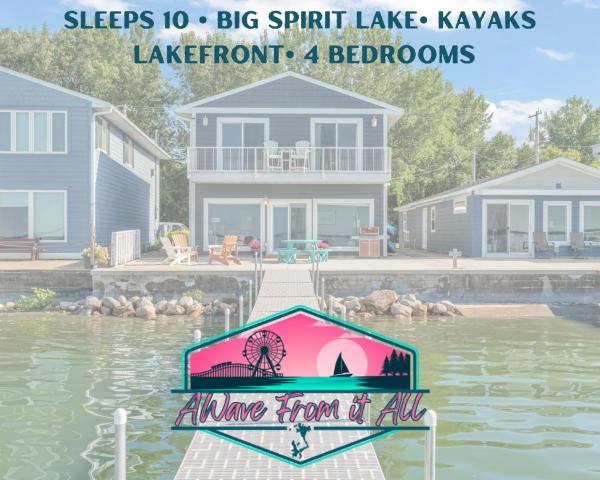 Awave From It All Lakefront On Big Spirit Lake - Spirit Lake, IA