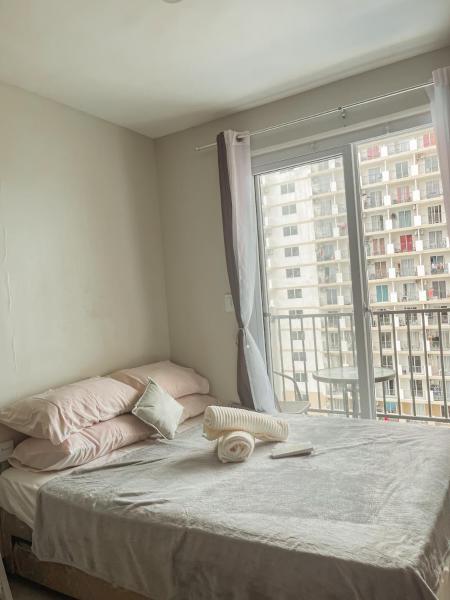 9th Floor Condo With Pool View, Free Pool Access, Fast Wi-fi & Netflix - Philippines