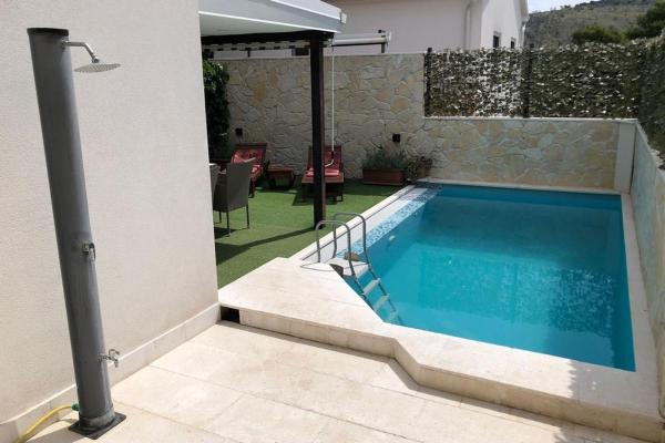 Seaside Family Friendly House With A Swimming Pool Rogoznica - 25216 - Primošten