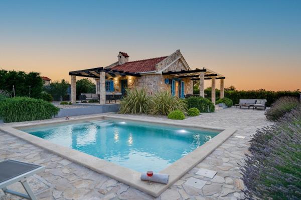 Stonehouse Milan - Croatia
