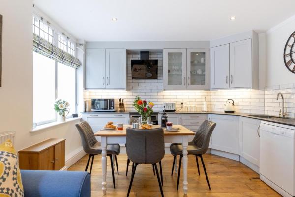 2 Bed in Bath oc-bhr24, Bath