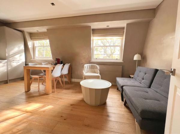 Cosy 2bed Penthouse On Sussex Gardens - London