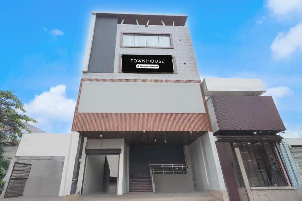 På bilden syns objektet Super Townhouse DSIDC Bawana Formerly Kanhaiya Residency som ligger i staden Bawāna.