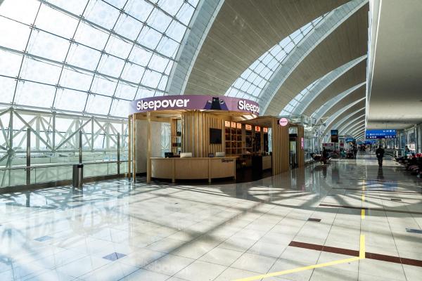 Na fotografii je vidět objekt Sleepover Terminal 3, Concourse B - formerly sleep 'n fly nacházející se ve městě Dubaj.