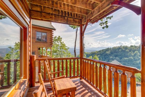 Beautiful Log Cabin Sleeps 6 Mtn Views Hot Tub - Sevierville, TN